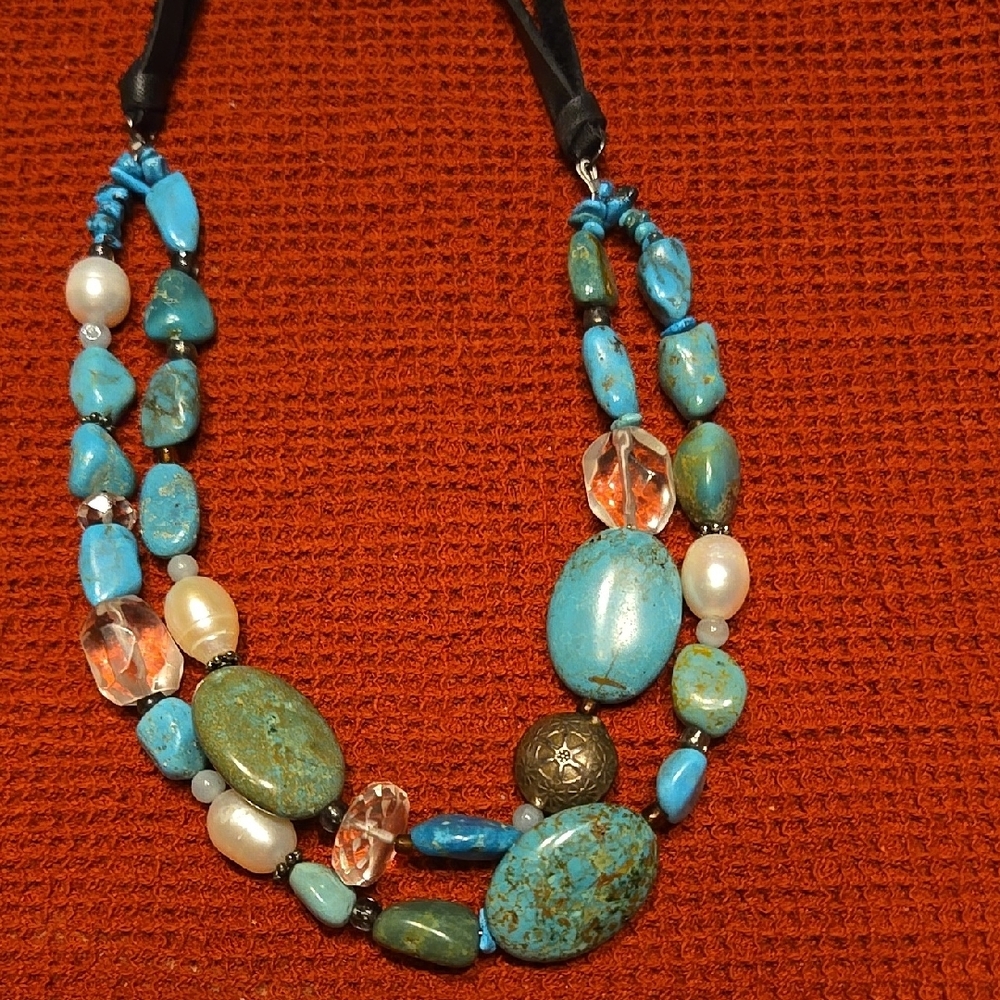 Turquoise and Pearl Beaded Necklace - Picture 2 of 7